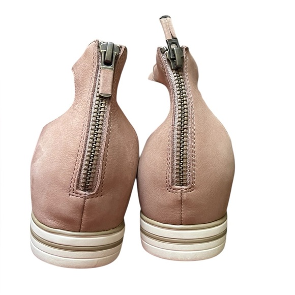 Eileen Fisher Brown Strappy Sandals - Picture 4 of 6